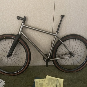 2023 Turner Bicycles Cyclosys Silver, gray or bare metal