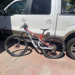 2021 Canyon bicycles NEURON CF8 Silver, gray or bare metal and Red