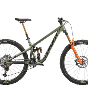 2022 Pivot Firebird Green