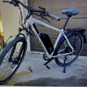 2021 Juiced Bikes Cross X Silver, gray or bare metal