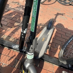 2023 Segway Ninebot Max G30 e-scooter Silver, gray or bare metal