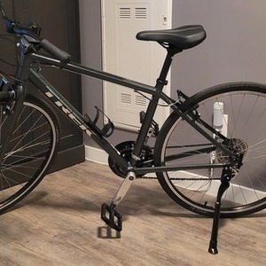 2020 Trek FX1 Silver, gray or bare metal