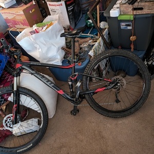 2023 Giant Stance Red