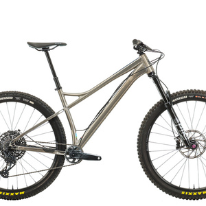 2023 Banshee Bikes Paradox V3 Silver, gray or bare metal