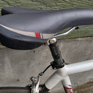 2005 Trek 2100 WSD/WOMEN'S SPEL DESIGN Red