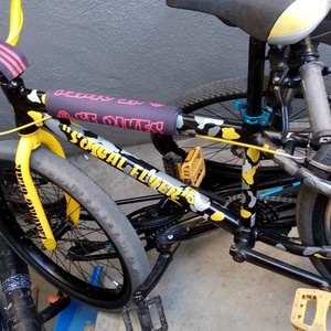 2021 SE Bikes so cal flyer Black, Silver, gray or bare metal, and Yellow or Gold