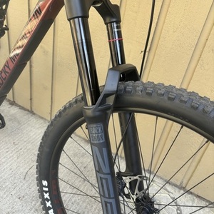 2023 Rocky Mountain Bicycles Altitude Alloy 30 Black and Red