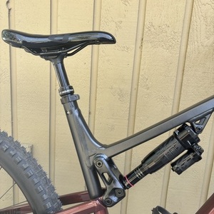 2023 Rocky Mountain Bicycles Altitude Alloy 30 Black and Red