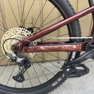 2023 Rocky Mountain Bicycles Altitude Alloy 30 Black and Red