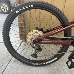 2023 Rocky Mountain Bicycles Altitude Alloy 30 Black and Red