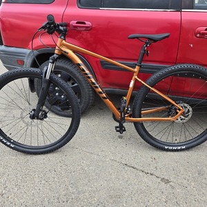 2024 Giant Talon 3 29 Trail Hardtail Mountain Bi... Orange