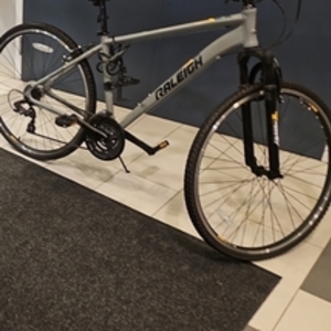 2022 Raleigh 6061 Aluminum frame Silver, gray or bare metal