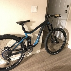 2015 Giant Reign 2 Black and Teal