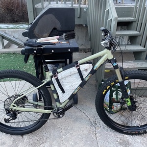 2023 Marin Bikes 2023 Green