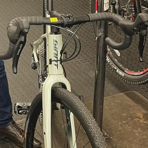 2021 Giant Revolt Advanced 2M Desert Sage Green