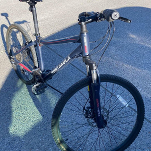 2022 Northrock Medium Blue, Red, and Black