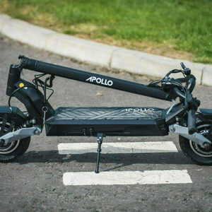 2023 Apollo Phantom e-scooter Black