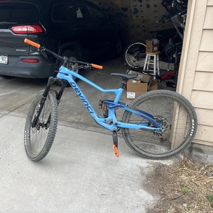 2022 Devinci Troy Blue and Orange