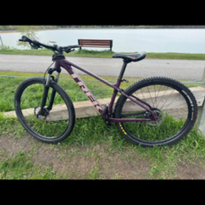 2023 Trek Marlin 6 Purple