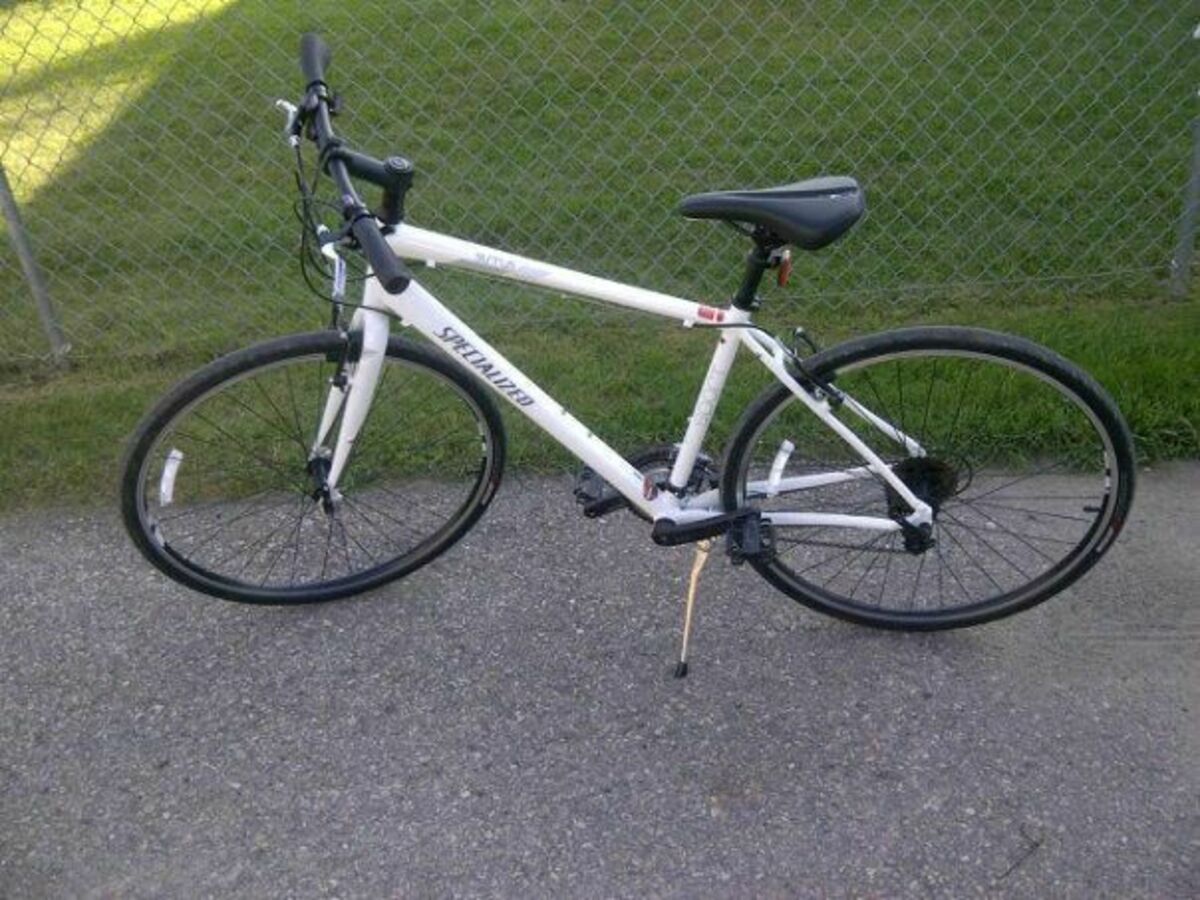 2012 Specialized Sirrus Sport 2012-specialized-sirrus-sport