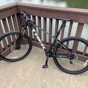 Trek Marlin 4 Gen 2 Black
