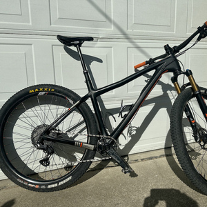 2019 Ibis Black/Orange Black