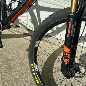 2019 Ibis Black/Orange Black
