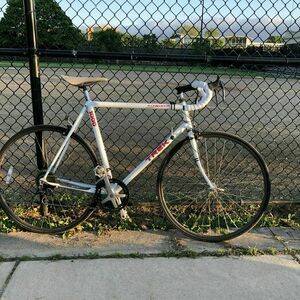 Trek 1000 White and Red