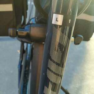 2021 Giant Entour E+1 Blue en Stickers tape or other cover-up