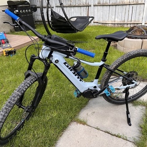 2022 Giant Fathom E+1 pro 29er 32/kmh Blue