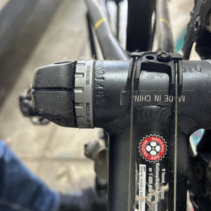 2013 Raleigh Revenio 4.0 Black and Yellow or Gold