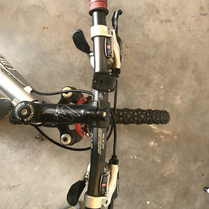 1998 Specialized Stump Jumper FSR XC Silver, gray or bare metal