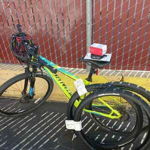 2015 Specialized Pitch Sport 650b Green and Blue
