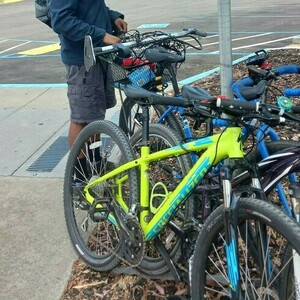 2015 Specialized Pitch Sport 650b Green and Blue