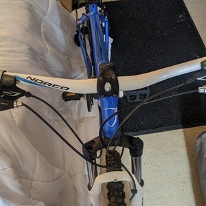 2019 Norco Bikes Katmandu Blue and White
