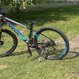 2018 Falcon 18 GIANT TALON 3 S Black, Blue, and Pink