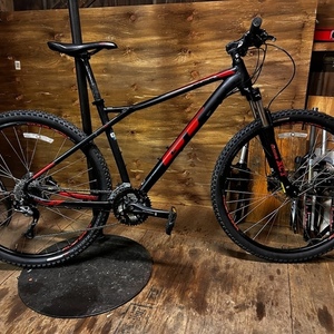 GT Bicycles GT Avalanche Black and Red