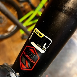 GT Bicycles GT Avalanche Black and Red
