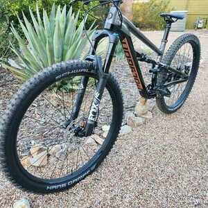 2024 Polygon Siskiu T8 Black and Silver, gray or bare metal