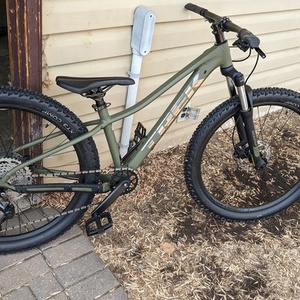 2023 Trek Marlin 6 Green