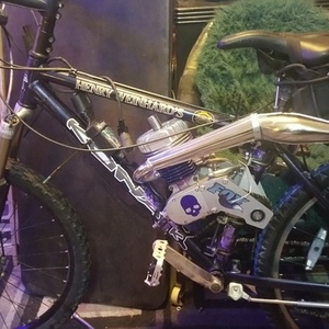 2004 Kona HENRY WEINHARDS PROMOTIONS Purple, Silver or Gray, and Yellow or Gold