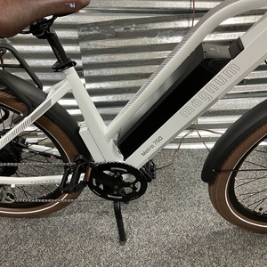 Magnum Bikes Metro 750 White