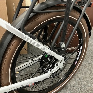 Magnum Bikes Metro 750 White