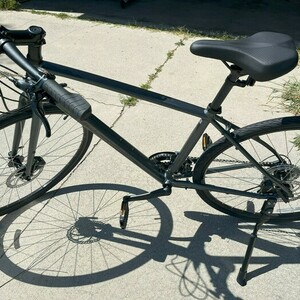 2023 Trek FX2 Black