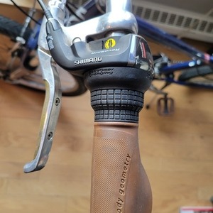 2011 Shimano Expedition Sport Blue and Brown