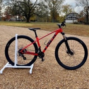 2021 Trek Marlin 6 Red
