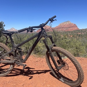 2023 Pivot Mach 6 Black