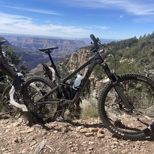 2023 Pivot Mach 6 Black