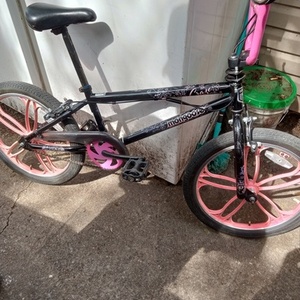 Mongoose Craze Black and Pink