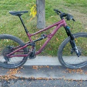 2021 Specialized Status Red